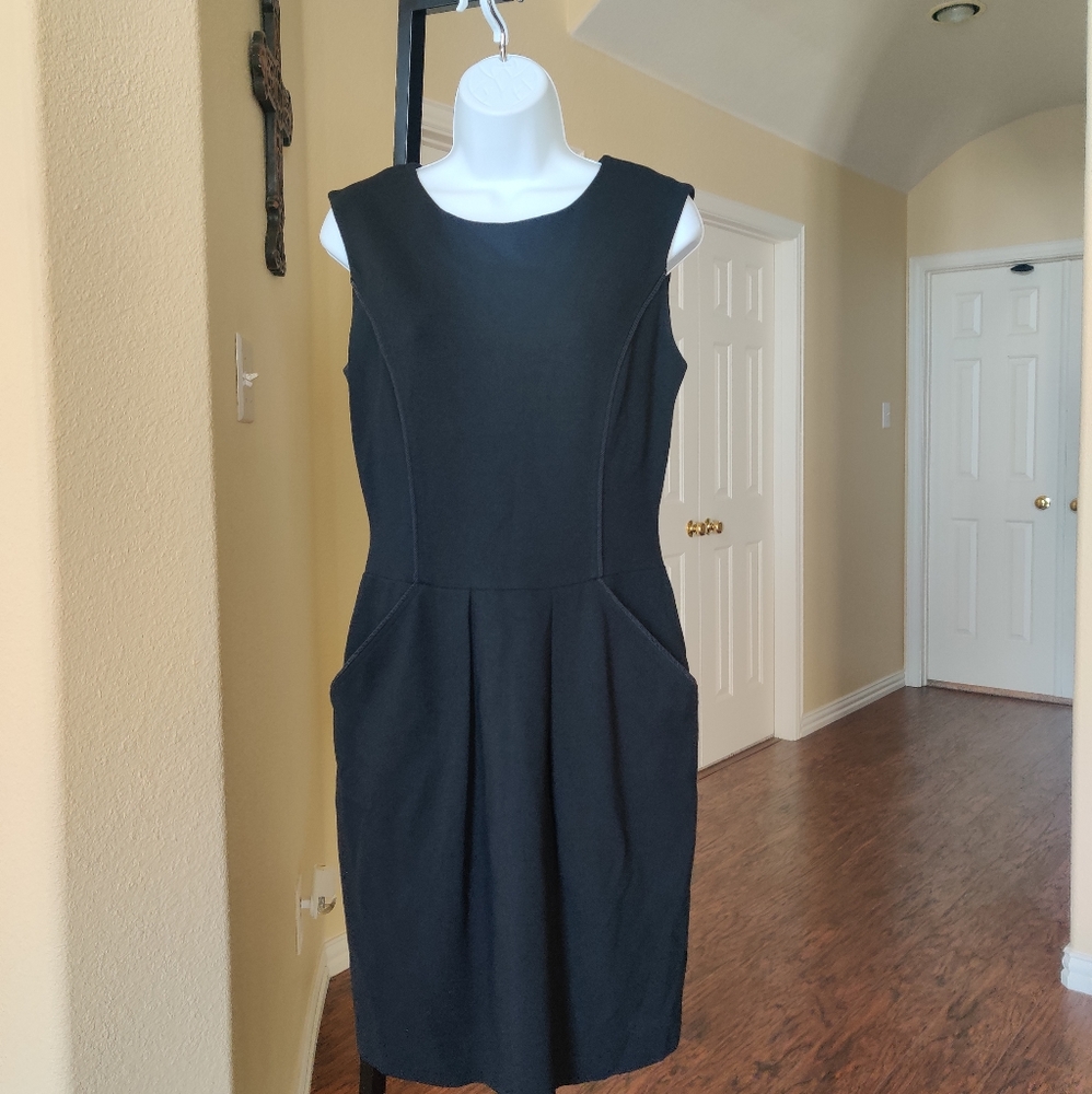 Lafayette 148 New York Sleeveless Black Dress Size 4.